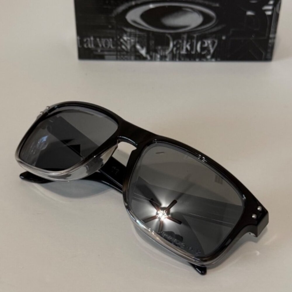 Oakley Holbrook Two Tone Polished Dark Ink Fade 9102 POLARIZED Silver - Picture 4 of 8